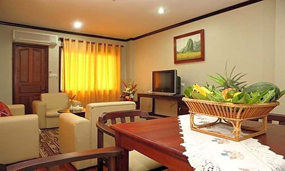 Vansana Riverside Hotel