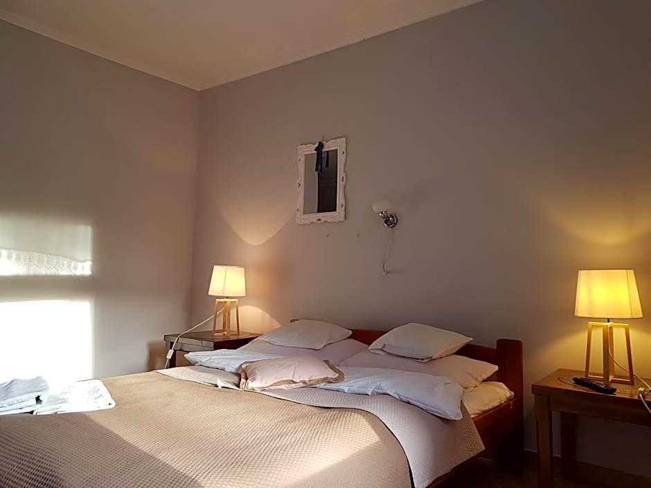 HOTEL "ZAUŁEK" Spółka Cywilna Zbigniew Świderski, Elżbieta Świderska