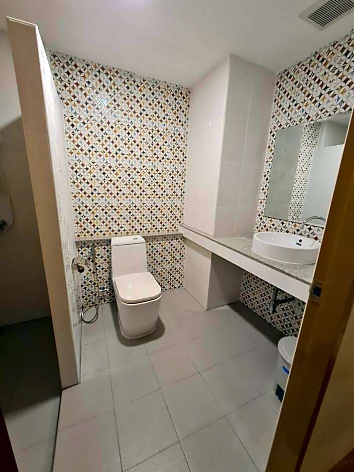The charlotte smart hotel lopburi