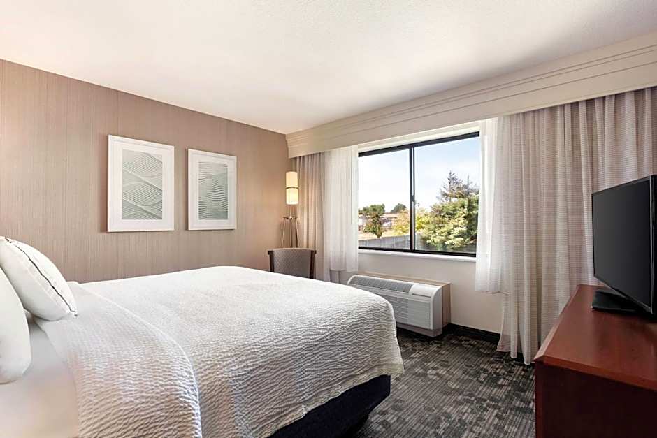 Courtyard by Marriott Salinas Monterey