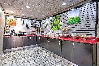 La Quinta Inn & Suites by Wyndham Jackson North