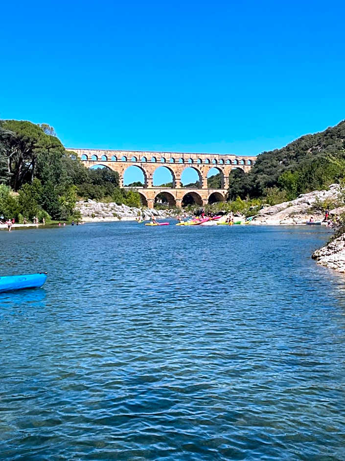 La Chambre Haute et son jardin dans les hauteurs de Nîmes