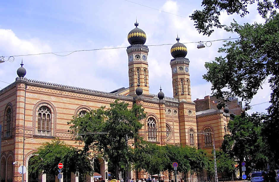 Little Americas Ring Apartments