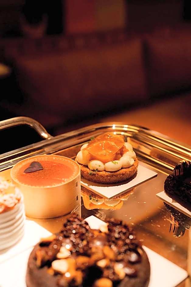 Brach Madrid - Evok Collection