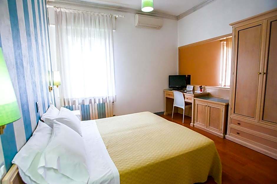 Hotel Diana