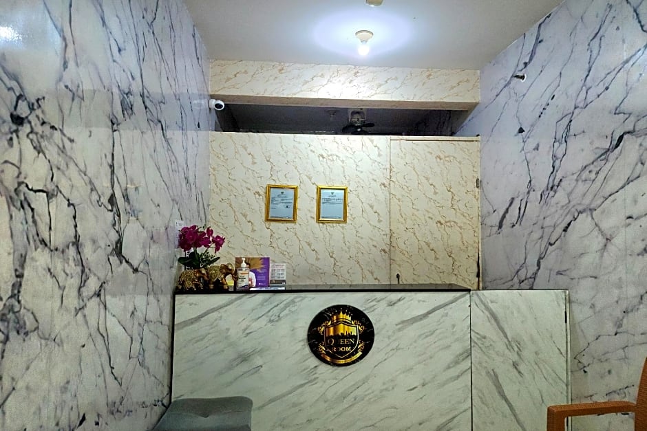 Queen Room 2 @ Grand Center Point Apartment