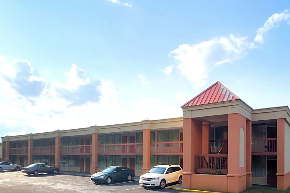 OYO Hotel Harriman near I-40