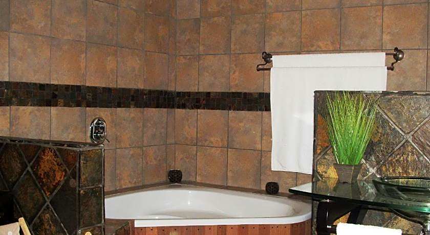 24OnVrey 3 Star Guest House