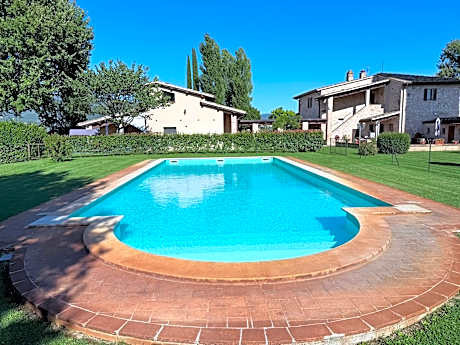Ab Fab villa with pool, huge grounds, mediation park, child activity park - exc
