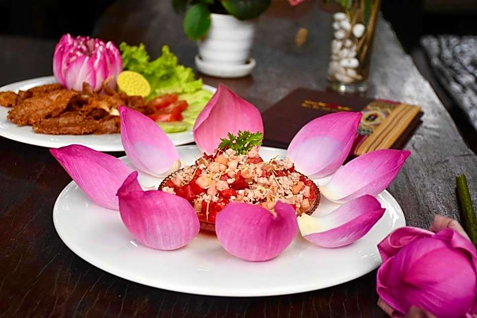 Ban Rai Jai Chaem - Spa Cafe & Homestay