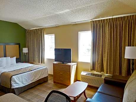 1 Bedroom Suite 2 Queen Non-Smoking