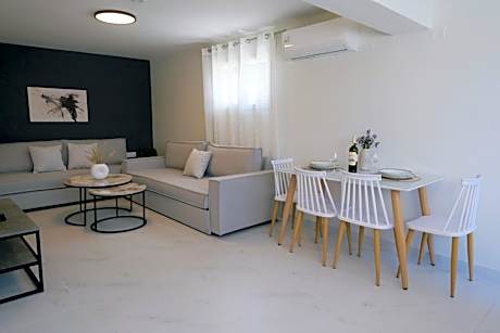 Superior One-Bedroom Apartment