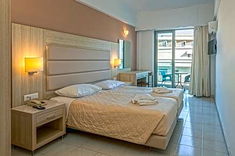 Twin Room with Sea View