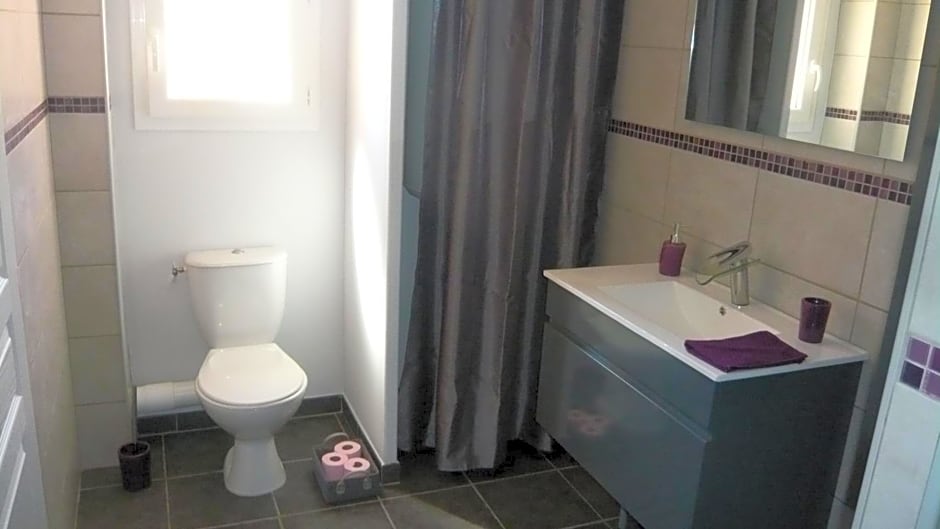 Chambres d'hôtes, B&B climatisées LA BORRELLIENNE