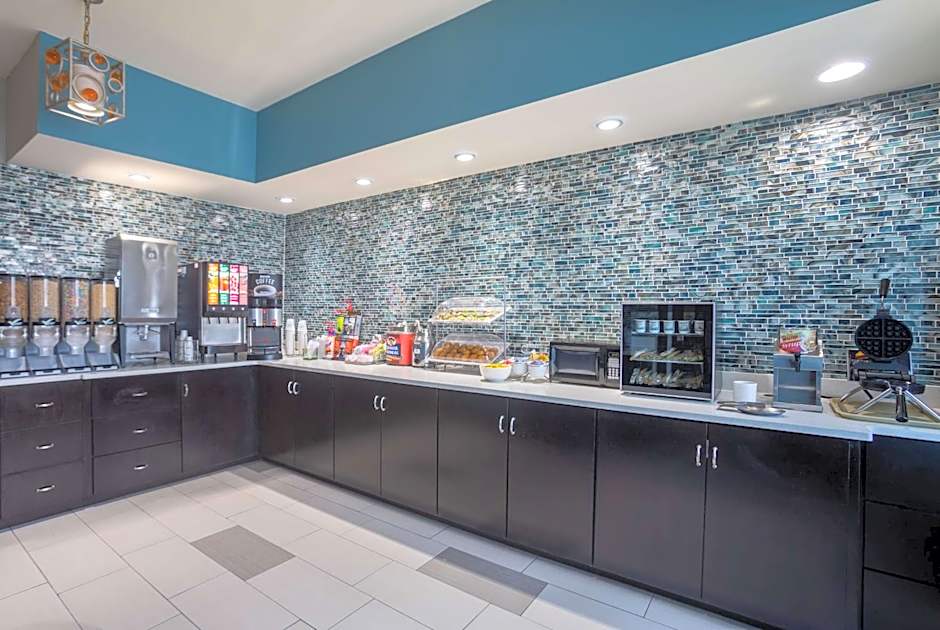 La Quinta Inn & Suites by Wyndham Oxford - Anniston