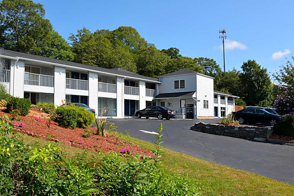 Zdjęcie 1 z 16 — Liberty Inn Old Saybrook