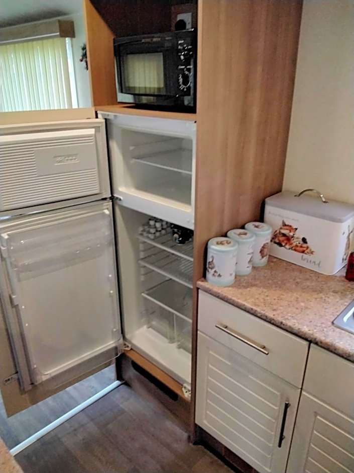 19 Laurel Close Highly recommended 6 berth holiday home with hot tub in prime location