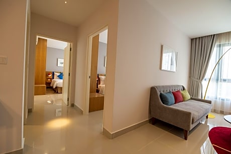 1 King Bed And 2 Single Beds  Two-Bedroom Premium Suite  Non-Smoking