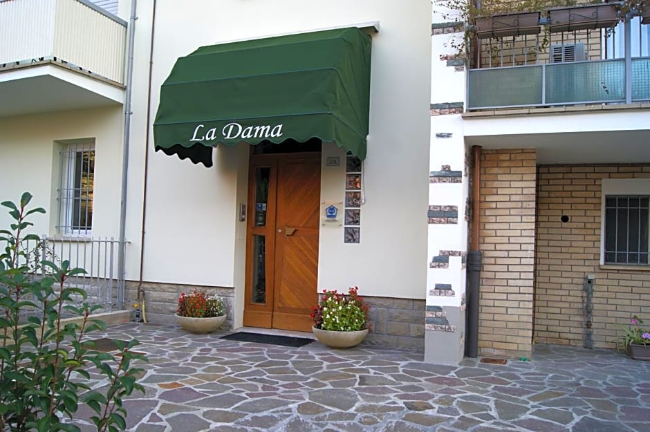 LA DAMA ROOM&BREAKFAST