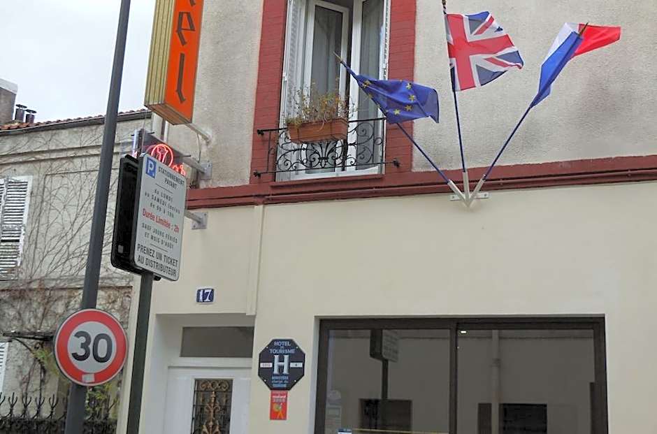 Hotel le Petit Chateau (ex hotel des amis)