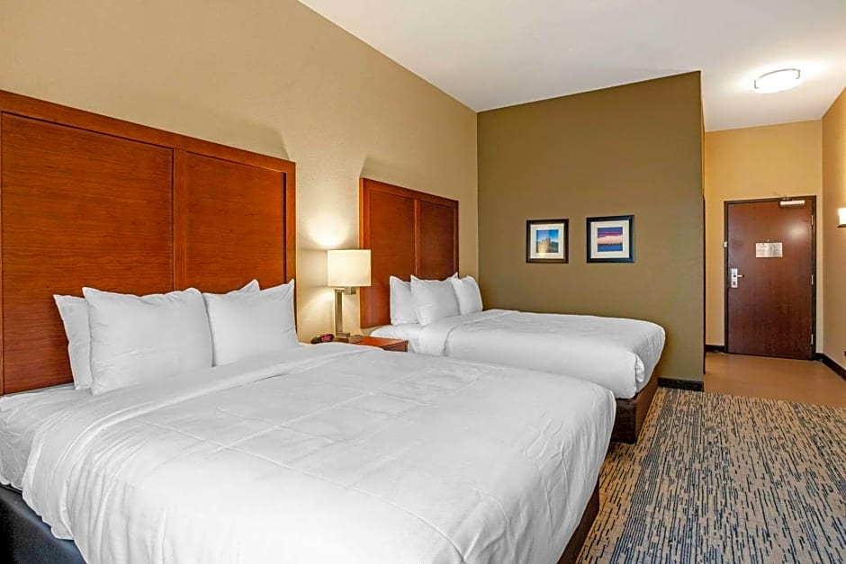 Comfort Inn and Suites Ames near ISU Campus