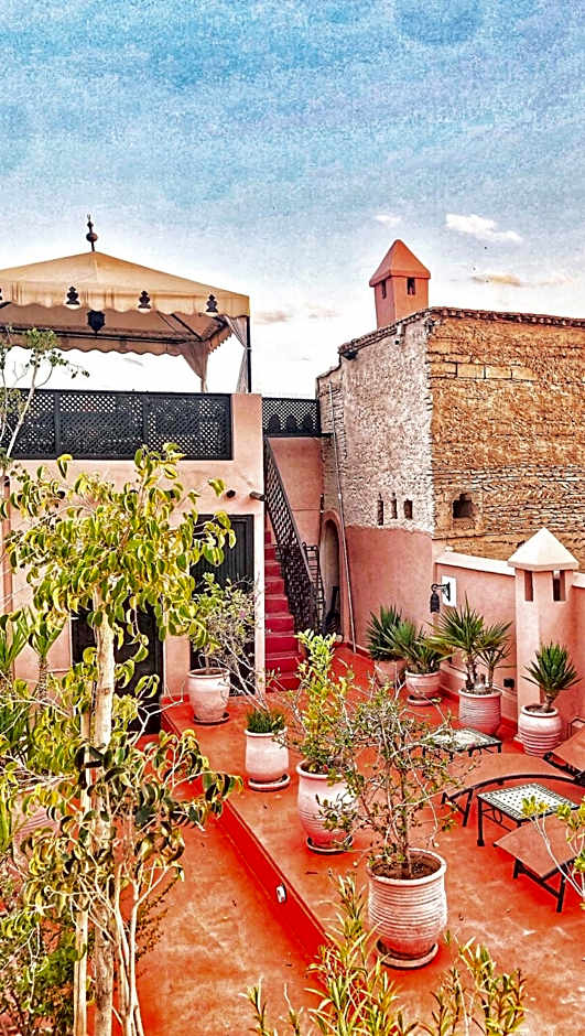 Riad ABBASSIA Marrakech Première - Authentic Medina Experience