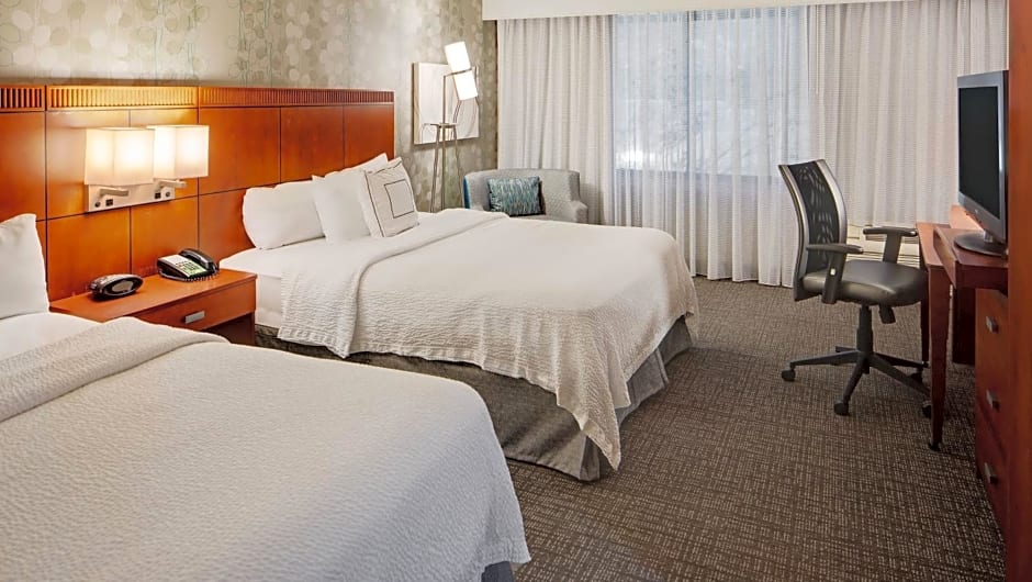 Courtyard by Marriott Pittsburgh West Homestead/Waterfront