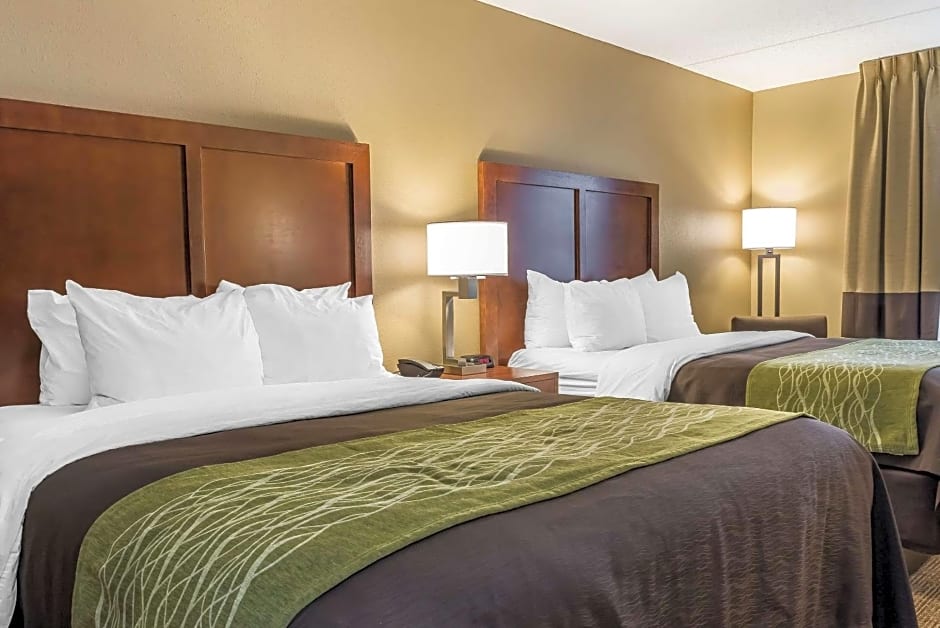 Comfort Inn & Suites Piqua-Near Troy-I75