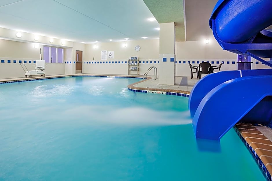 Holiday Inn Express Hotel & Suites Dickinson By IHG