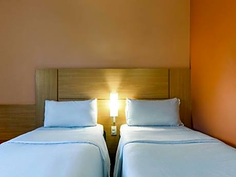 Standard Room with Two Single Beds