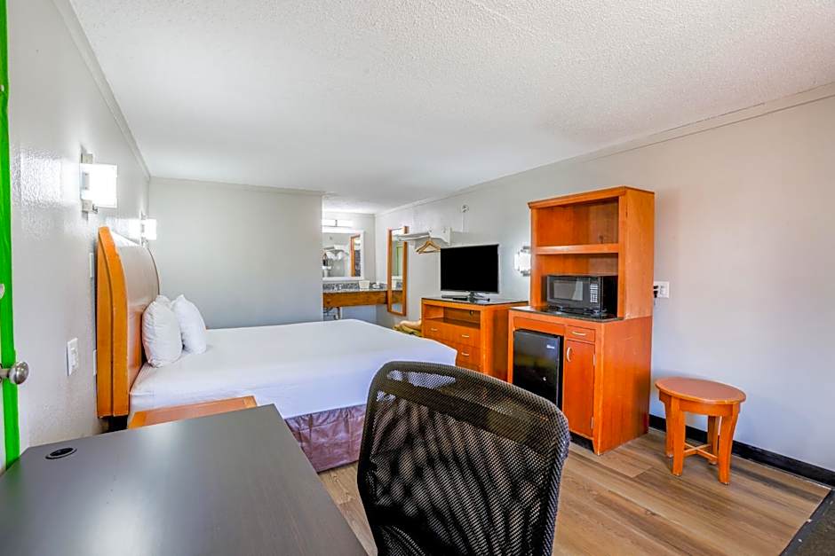 Cozy Garden Inn By OYO Hwy 40 Richmond