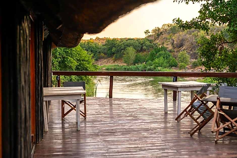 Bushriver Lodge