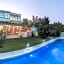 Alura Hotel