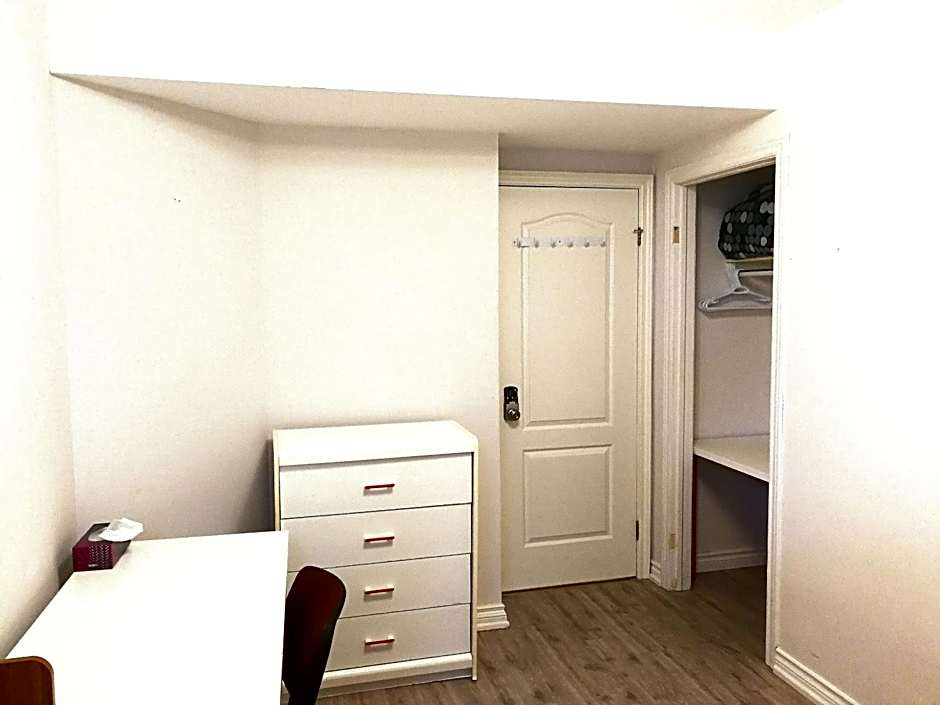 Soho, Comfortable with Free Parking Spot on basement