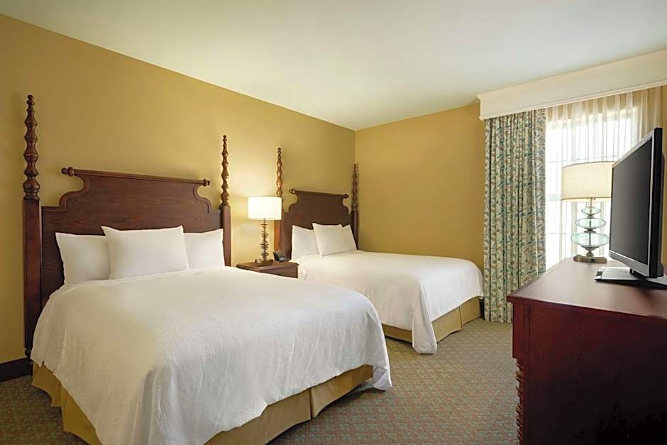 Embassy Suites By Hilton Savannah