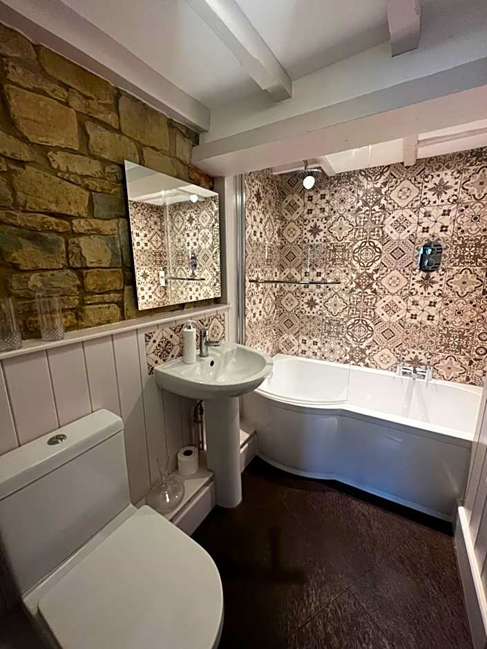 The Lion, Tredington