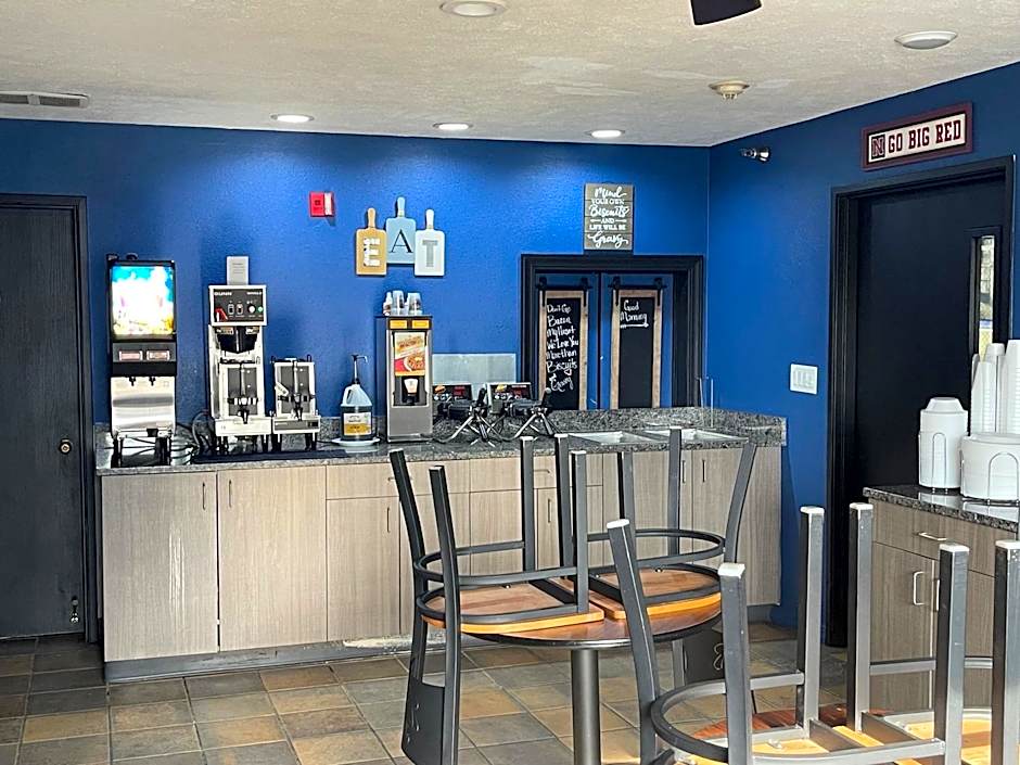 New Victorian Inn & Suites Lincoln