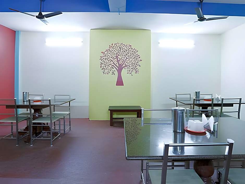 Treebo Grace Inn, 3 Min Walk From Promenade Beach