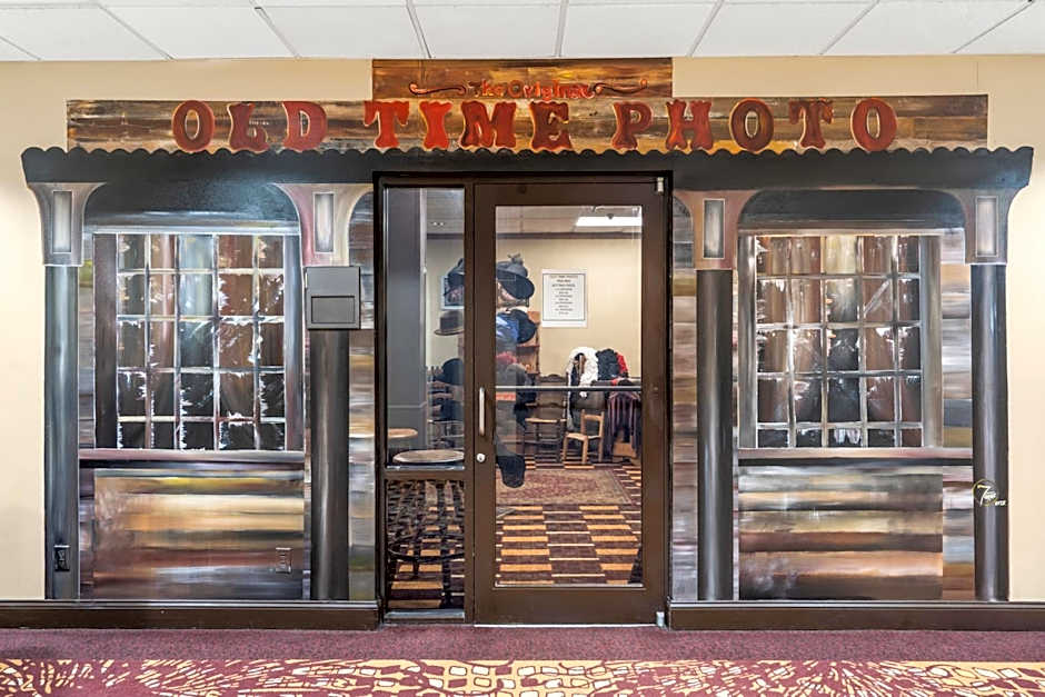 Thousand Hills Resort Hotel