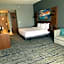 La Quinta Inn & Suites by Wyndham Louisville East
