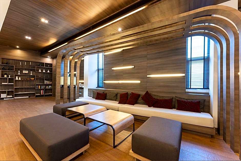 Classic Kameo Hotel & Services Apartment 