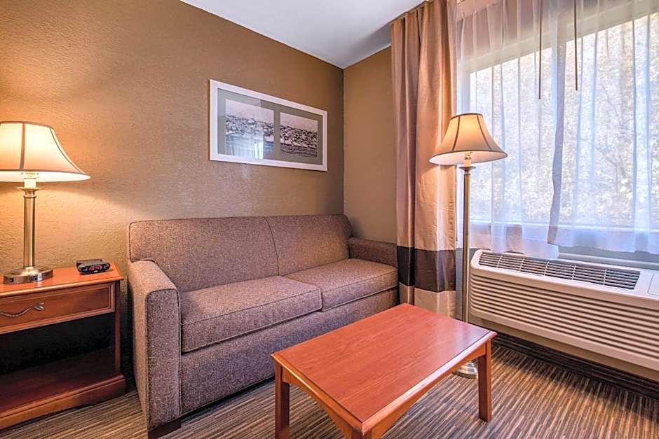 Quality Inn & Suites New Castle