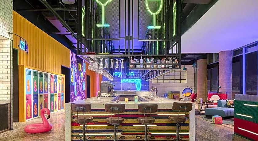 Moxy Ningbo Old Bund