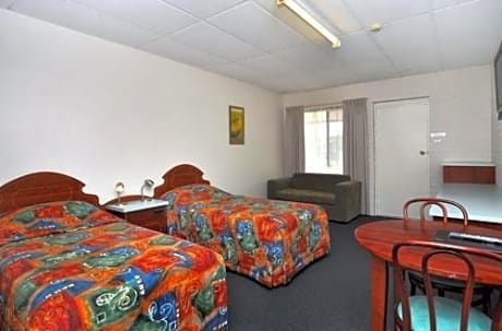 Family One-Bedroom Suite - Disability Access