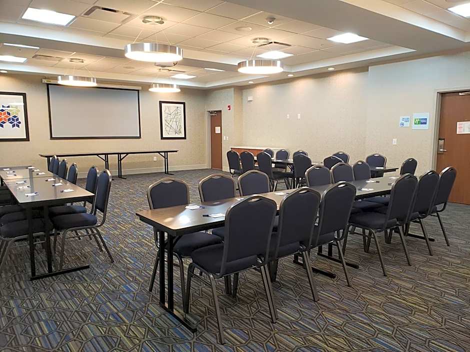 Holiday Inn Express & Suites Macon North By IHG