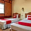 OYO 681 Paradise Hotel