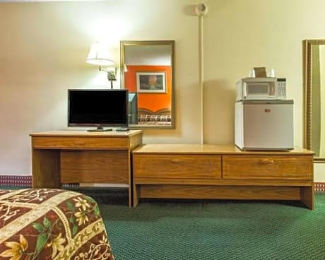 Queen Room - Non-Smoking