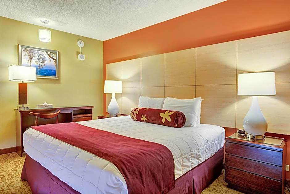 Hilo Hawaiian Hotel, Trademark Collection by Wyndham