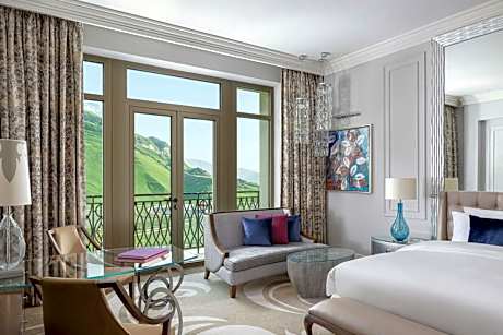 Deluxe King or Twin Room