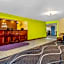 Econo Lodge Inn and Suites Eau Claire